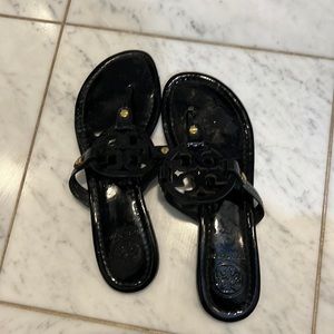 Tory Burch Miller Thong Patent Leather Sandal. Size 8.